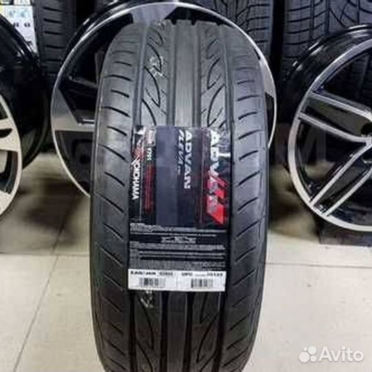 Yokohama Advan Fleva V701 225/50 R17 98W