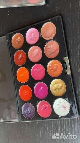 Палитра теней помада для макияжа