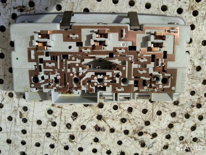 Плафон салонный Opel Astra J