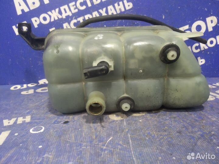 Бачок расширительный Mercedes-Benz W220 седан 2000