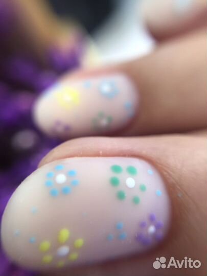 Маникюр и педикюр