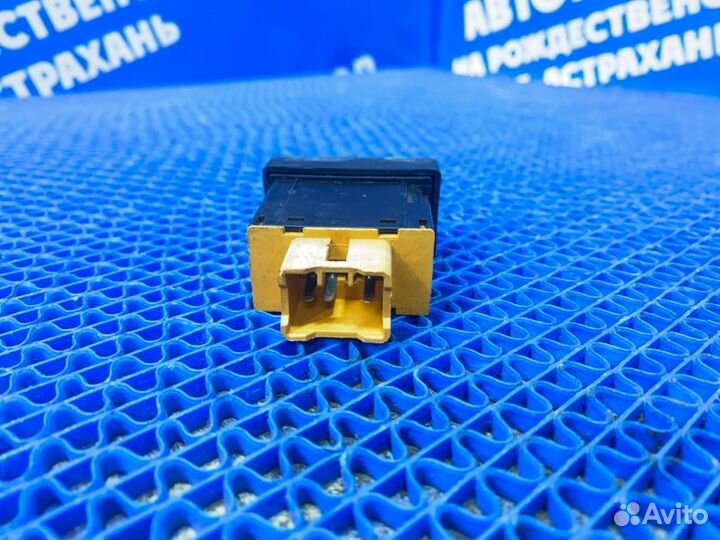 Кнопка центрального замка Lifan Breez седан 2010
