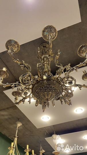 Люстра бронзовая классика