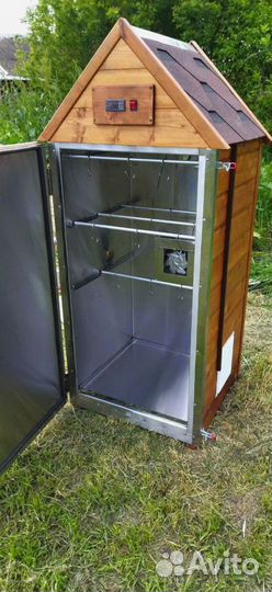 Коптильня с крючками для мяса