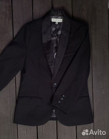 Пиджак нарядный на мальчика 128