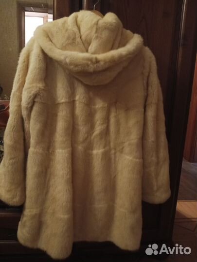 Шуба норковая 42 44 белая