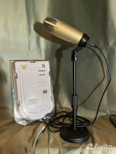 Студийный микрофон Behringer C-1U с держателем б/у
