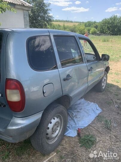 Chevrolet Niva 1.7 МТ, 2005, битый, 250 000 км