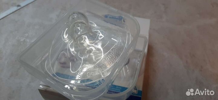 Силиконовые накладки для кормления новые