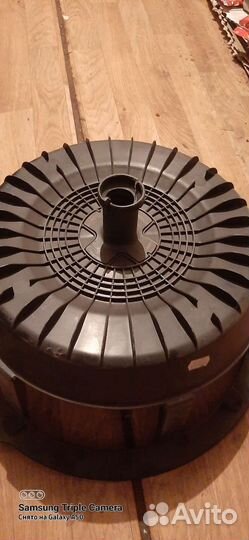 Крепление запасного колеса багажника