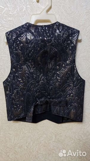 Жилетка для мальчика новая