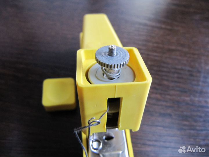 Швейная машинка ручная, зиг-зай