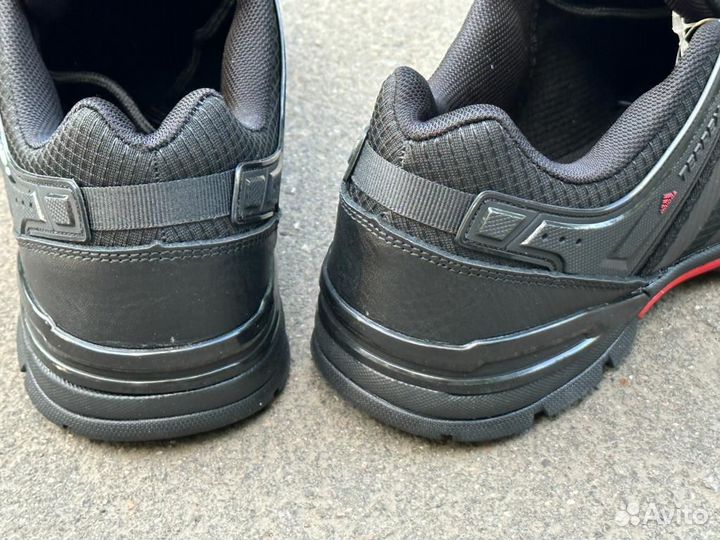 Кроссовки adidas