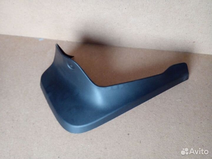 Брызговик задний правый Nissan Qashqai J11 новый