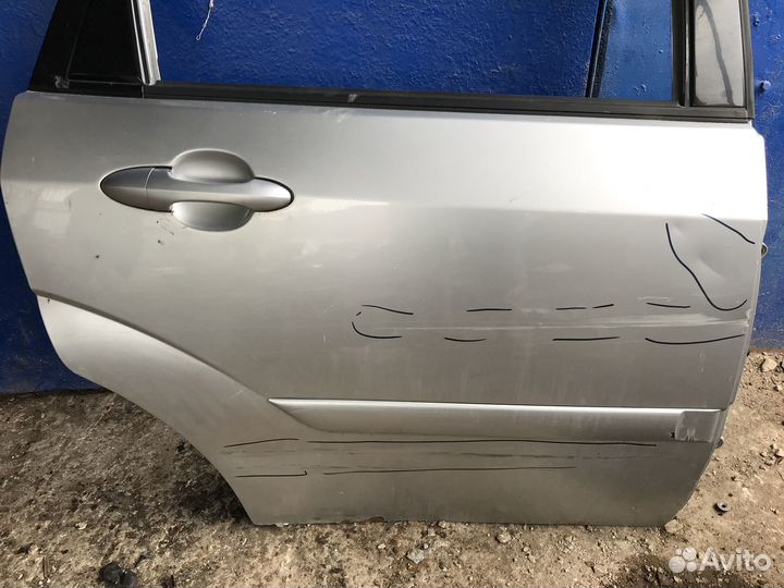 Задняя правая дверь Ford Focus 1