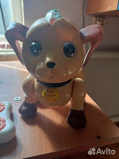 Игрушка робот с пультом