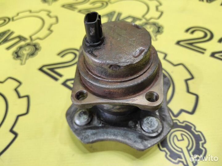 Ступица задняя правая Toyota Corolla Runx NZE121