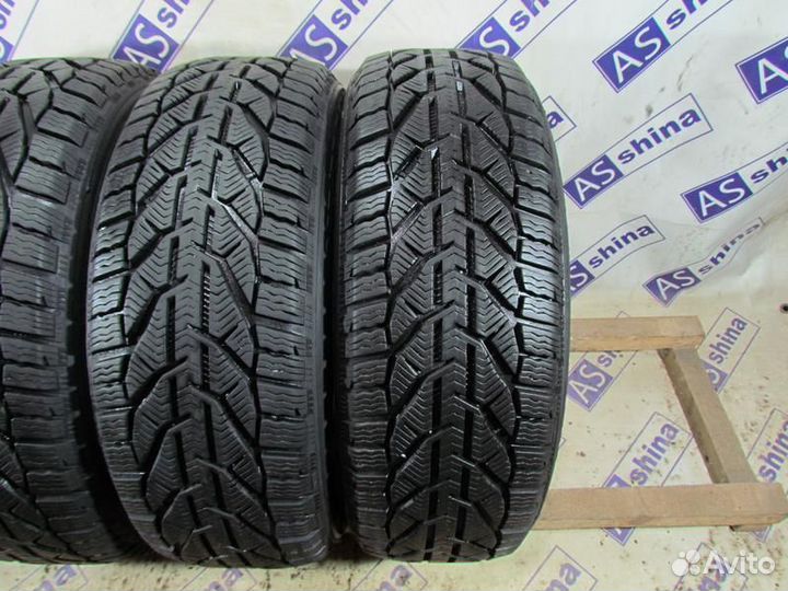 Kormoran Snow 215/55 R17 96R