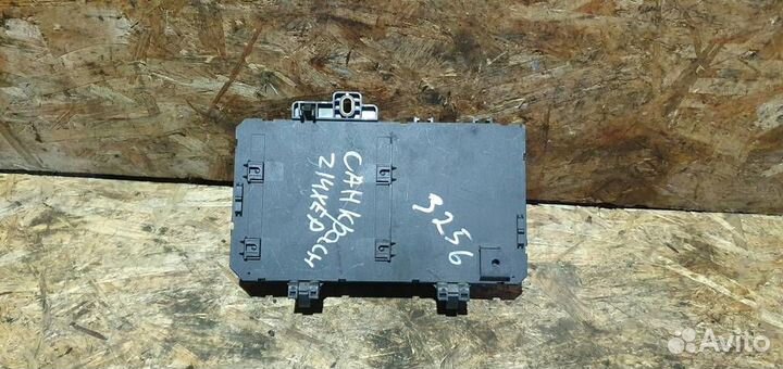 Блок предохранителей задний Opel Astra H 2004-2014