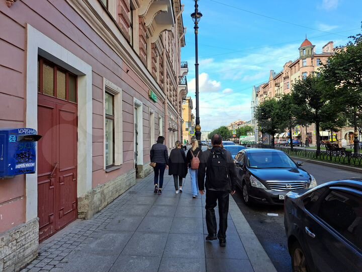 Торговая площадь у метро 135.1 м²