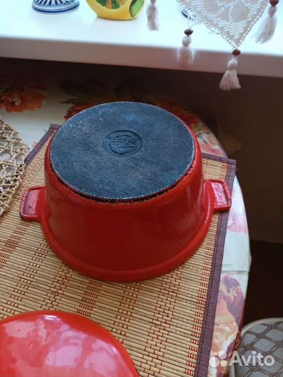 Кастрюля чугунная эмалированная СССР