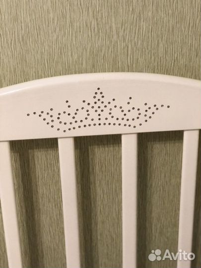 Кровать детская с маятником