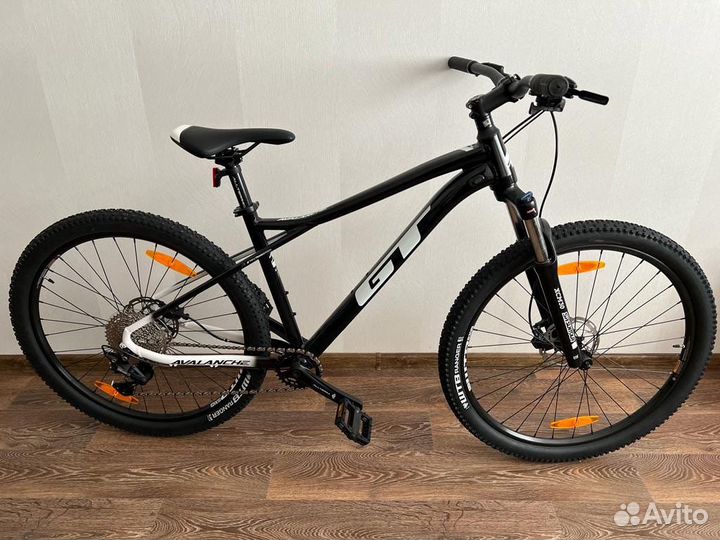 Велосипед горный GT 27,5 avalanche comp