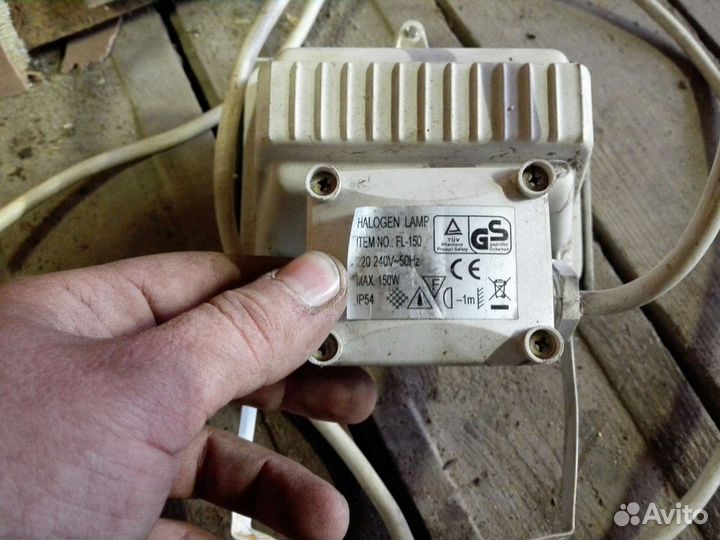 Светильники и лампочки