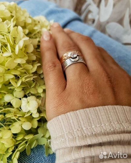 Серебряное кольцо с фианитом