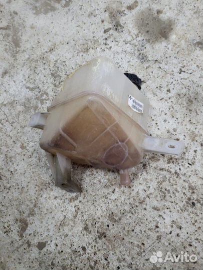 Расширительный бачок LADA Granta FL седан 21186
