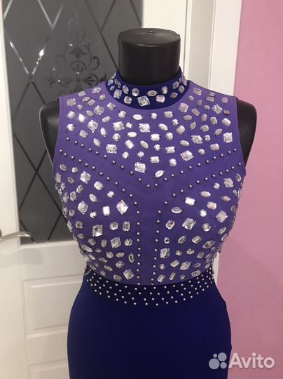 Вечернее платье со стразами