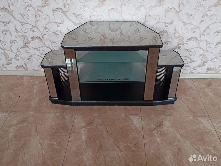 Тумба под телевизор