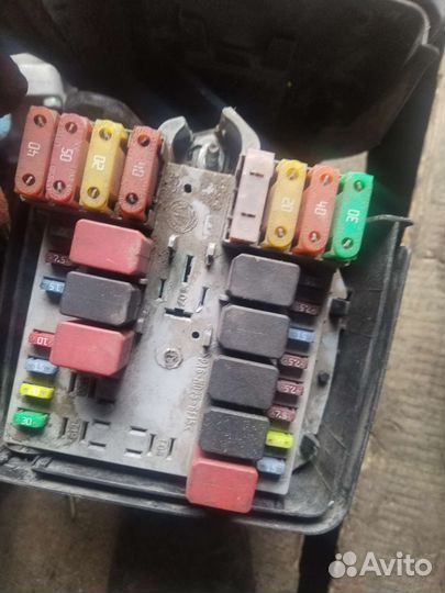 Блок предохранителей подкапотный пежо боксёр 2010г