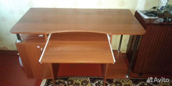 Компьютерный стол