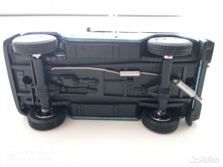 Модель автомобиля УАЗ Патриот 1:43