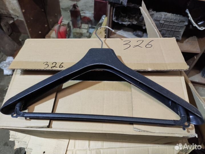 Вешалка для верхней одежды