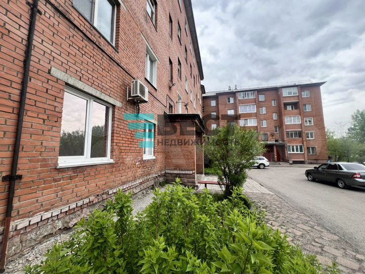 2-к. квартира, 57 м², 1/5 эт.