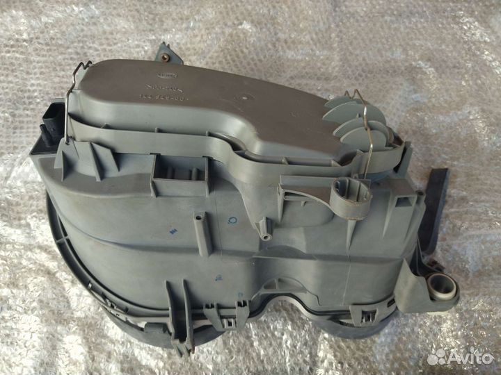 Фара галоген левая Mercedes W210