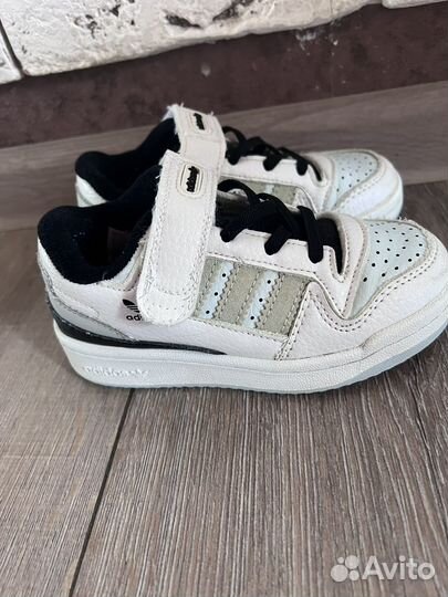 Кроссовки adidas детские