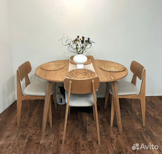 Раздвижной деревянный стол