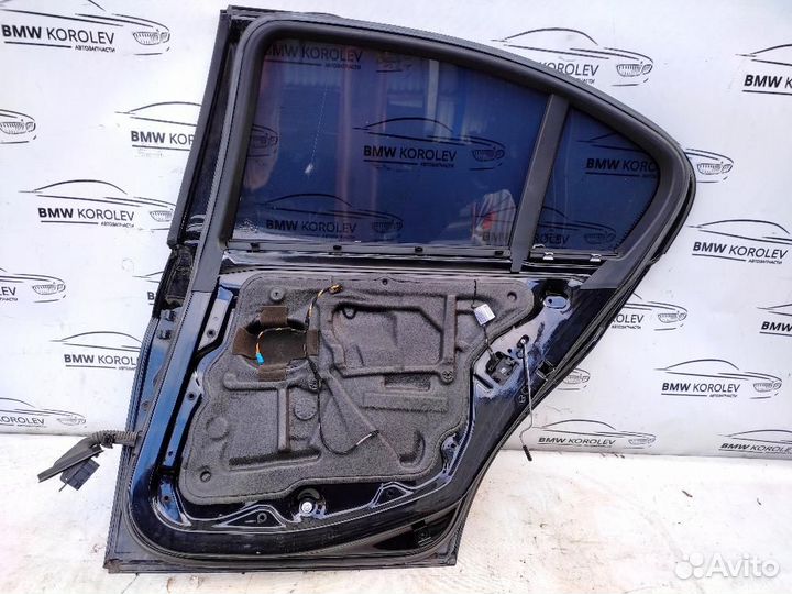 Дверь задняя правая (черная) BMW E90