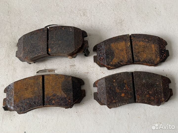 TRW Комплект тормозных колодок, передние