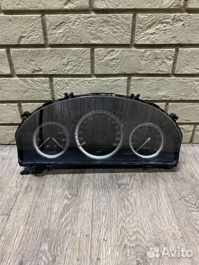 Mercedes-Benz С klasse W204 Панель приборов