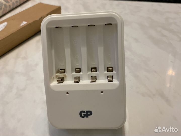 Зарядное устройство GP PowerBank PB420