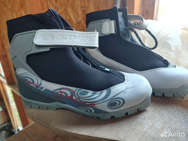 Лыжные ботинки 38 spine