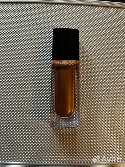 Перламутровые водостойкие тени для глаз новые