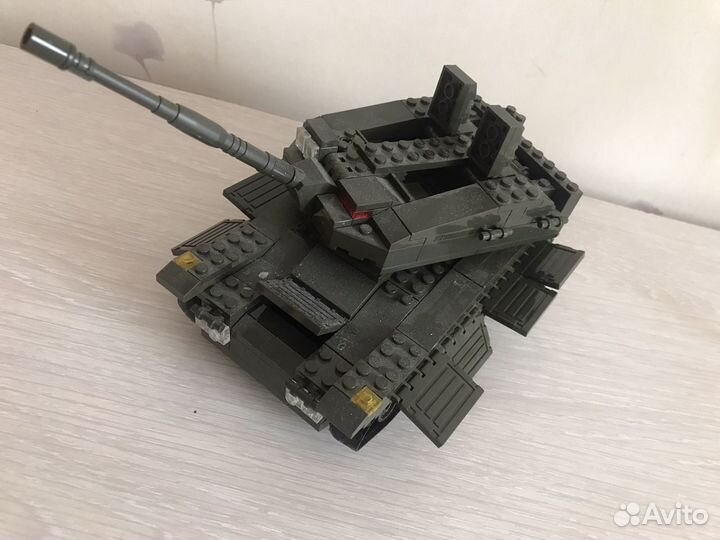 Танк лего. Не оригинал