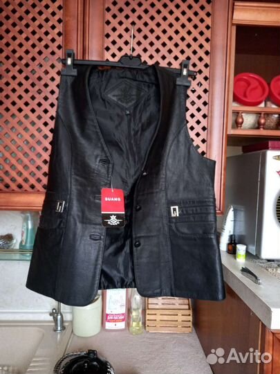 Кожаная безрукавка