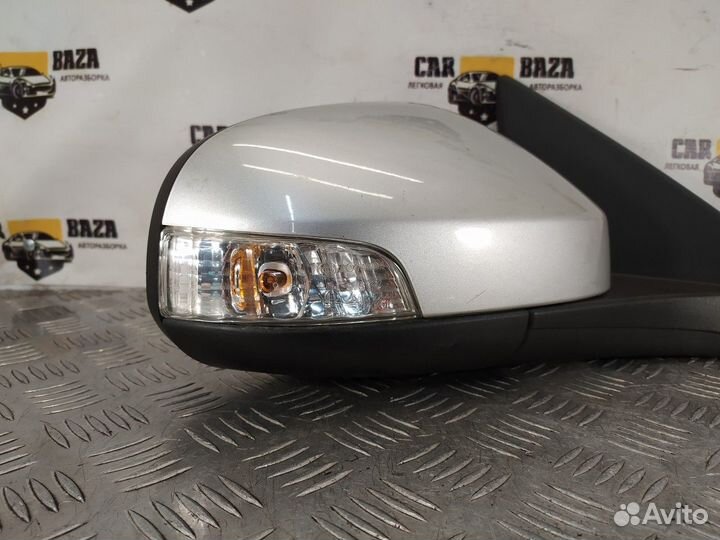 Зеркало заднего вида боковое правое R Volvo C30