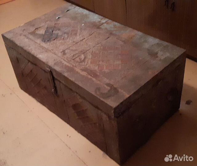 Сундук деревянный старинный